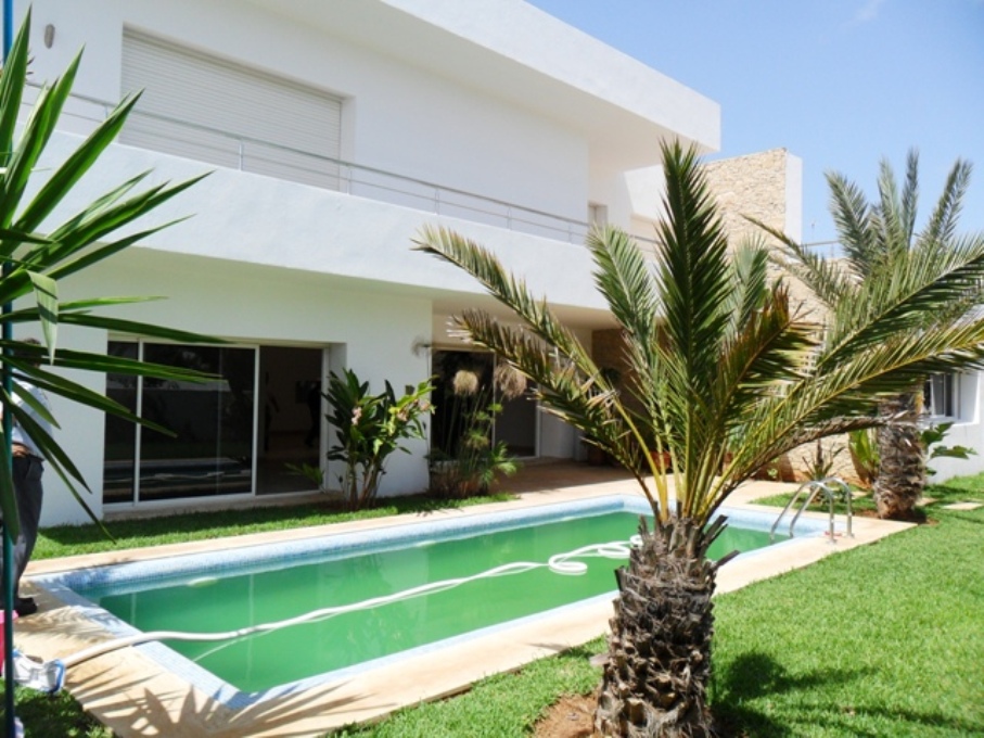 Villa avec piscine à louer à Souissi Rabat  Maroc