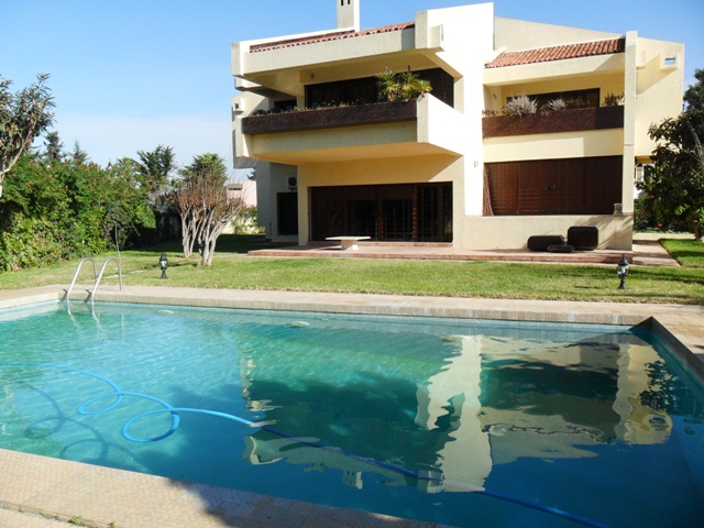 Location villa avec piscine à Souissi Rabat