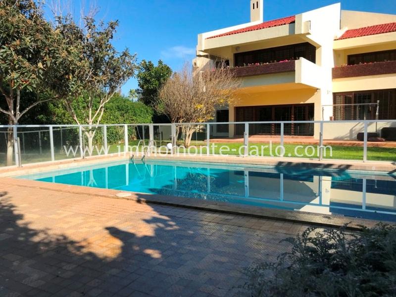 Location d’une villa d’architecte avec piscine à Souissi Rabat proche du lycée Descartes