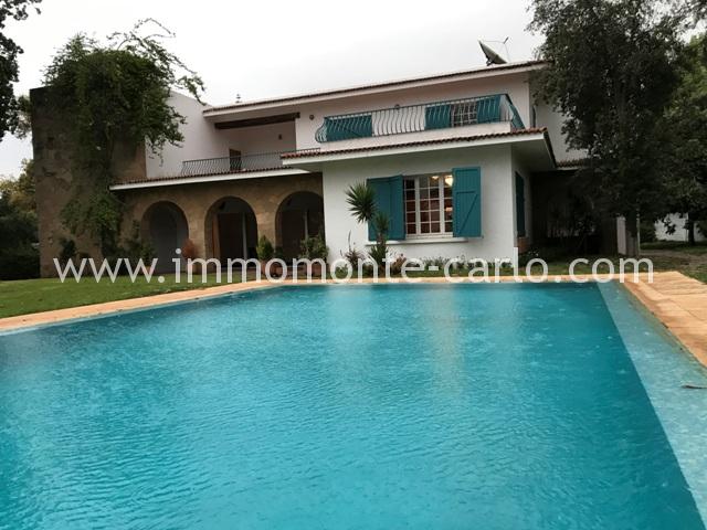 Superbe villa avec piscine à louer au quartier  Souissi Rabat