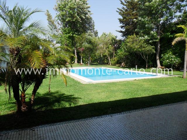 Location villa avec piscine et chauffage central à Souissi Rabat