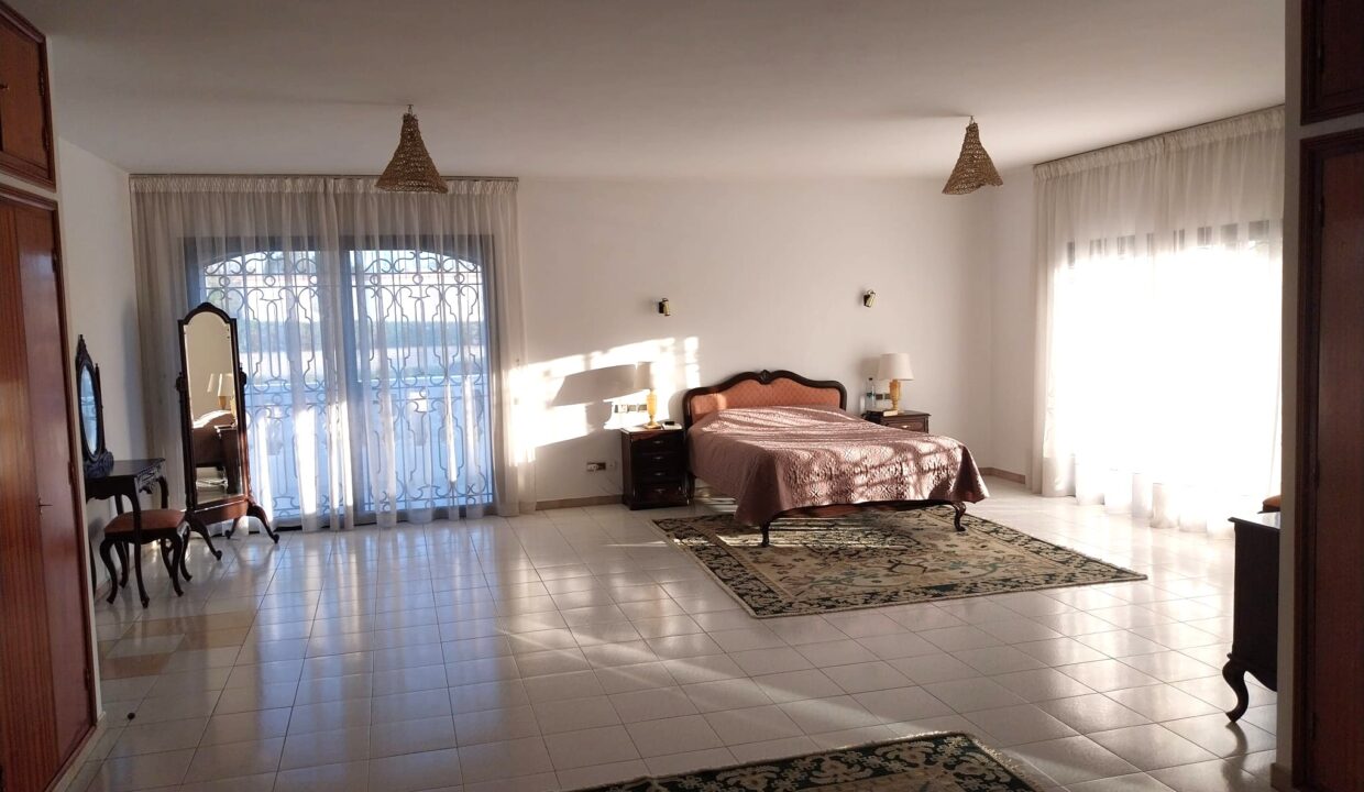 b7d40ee0-8d25-4a01-9bcd-9a34cab7cdcb (1)