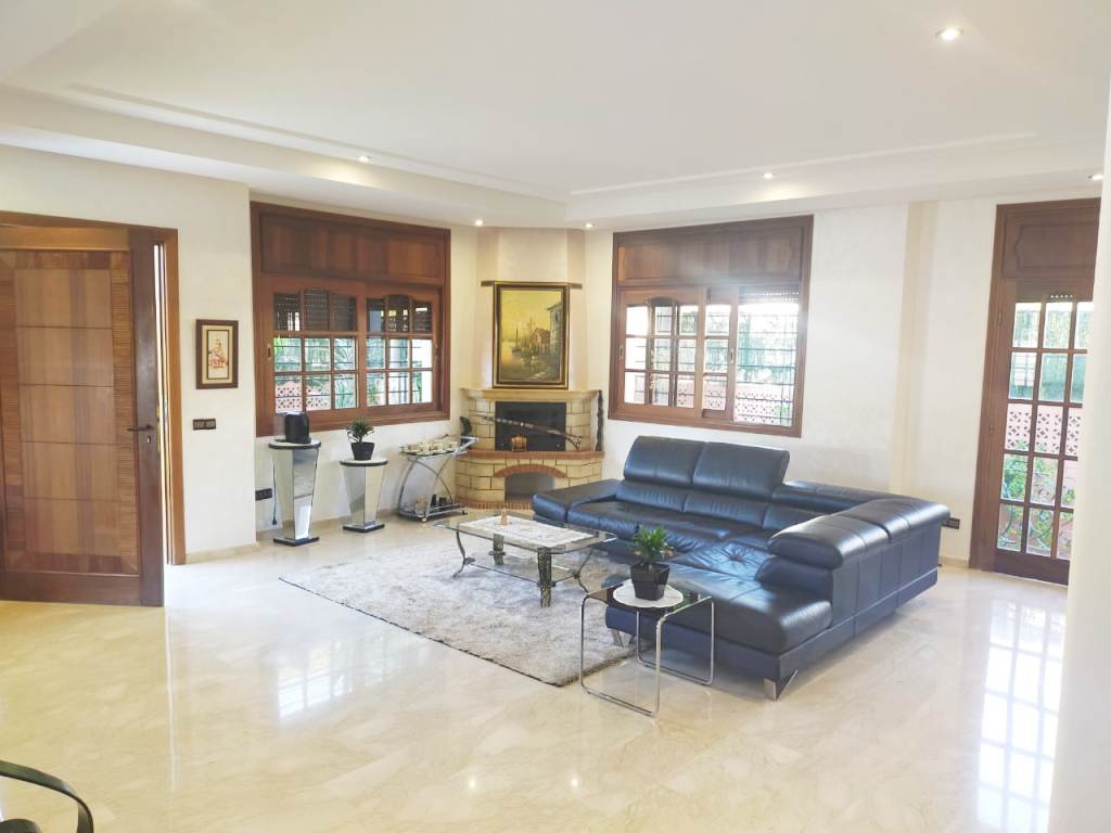 Location à Hay Riad une villa moderne meublée