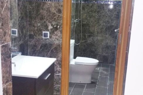 C SALLE DE BAIN SOUS SOL (2)