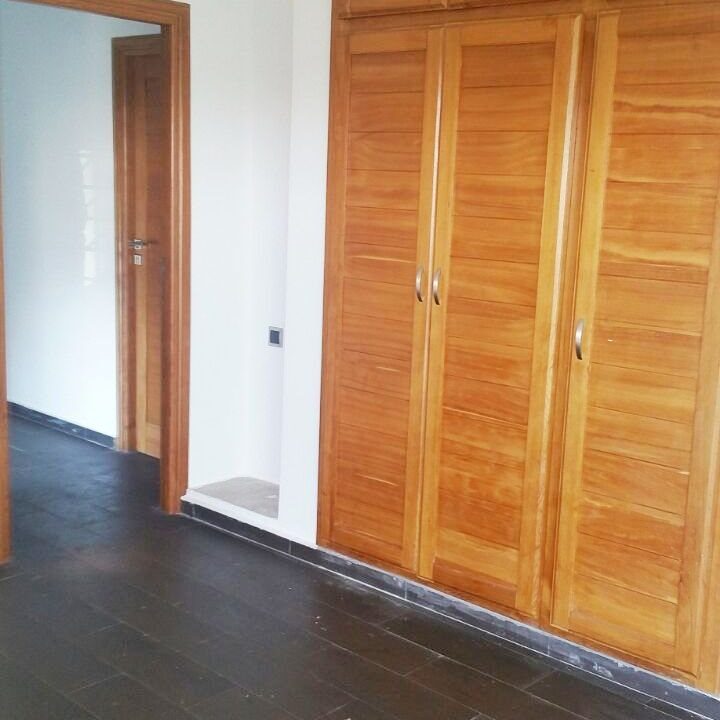 F CHAMBRE PARENTALE ARMOIRE              (2) (1)