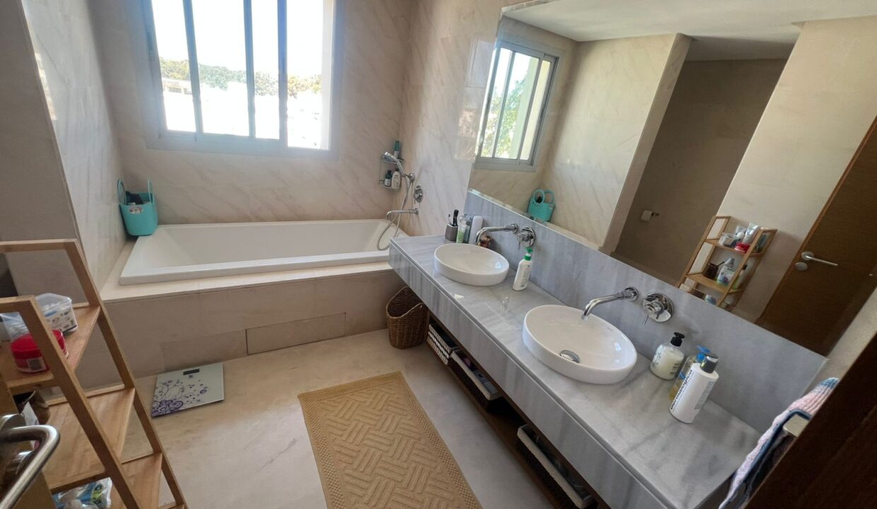 e1fbe396-248f-4c1a-bf49-88c9991f0f6a